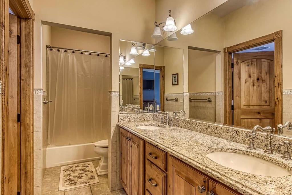 Villa Mountain Bliss: Estate W/ Views~Firepit~Hot Tub~Gburg 5Min~3 Pools à Gatlinburg Extérieur photo
